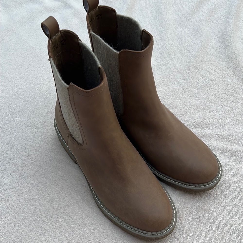 DV by Dolce Vita Chelsea boots women’s size 6